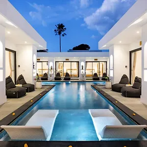 Kelolyne Seminyak (Bali)